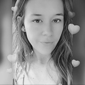 Meet your Posher, Caitlin